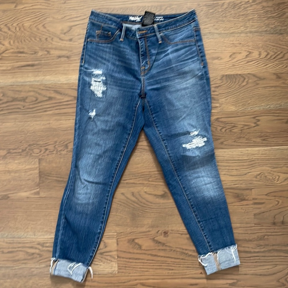 Mossimo Distressed High Rise Jeans size 6/28R with Power Stretch